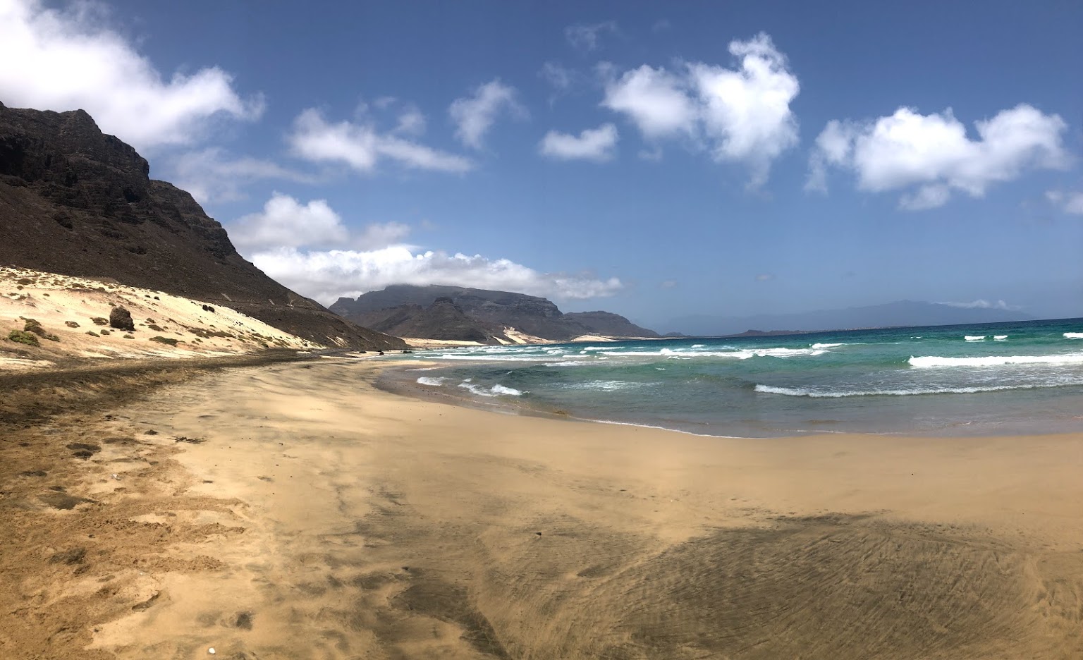 image-Praia Sandy Beach / Boca de Lapa